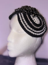 Load image into Gallery viewer, Midnight Pearl Elegance Fascinator